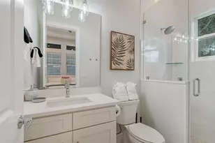1537 Siesta Dr, Sarasota, FL 34239 - Photo 51