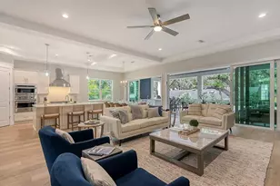 1537 Siesta Dr, Sarasota, FL 34239 - Photo 7