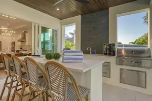 1537 Siesta Dr, Sarasota, FL 34239 - Photo 59