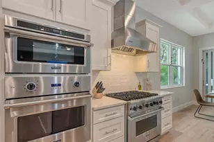 1537 Siesta Dr, Sarasota, FL 34239 - Photo 33