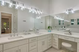 1537 Siesta Dr, Sarasota, FL 34239 - Photo 47