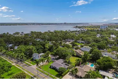 301 26th Street W, Bradenton, FL 34205 - Photo 65