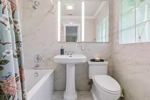 301 26th St W, Bradenton, FL 34205 - Photo 33