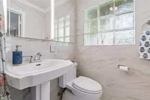 301 26th St W, Bradenton, FL 34205 - Photo 35