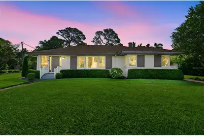 301 26th Street W, Bradenton, FL 34205 - Photo 1