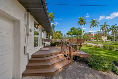 301 26th Street W, Bradenton, FL 34205 - Photo 5
