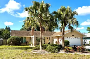 4892 Greencroft Rd, Sarasota, FL 34235 - Photo 3