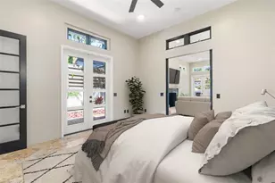 324 Siesta Dr, Sarasota, FL 34242 - Photo 23