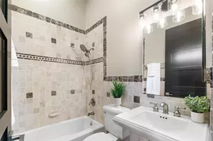 324 Siesta Dr, Sarasota, FL 34242 - Photo 41