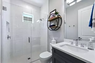 8254 Pavia Way, Lakewood Ranch, FL 34202 - Photo 11