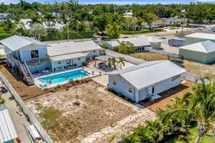 812 59th St NW, Bradenton, FL 34209 - Photo 5
