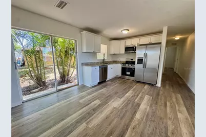 307 27th Street E, Palmetto, FL 34221 - Photo 3