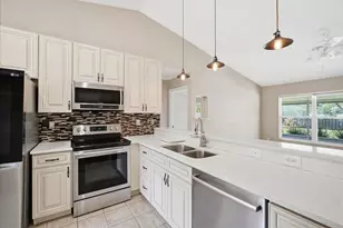11609 4th Ave E, Bradenton, FL 34212 - Photo 5