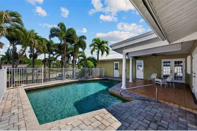 2555 Constitution Boulevard, Sarasota, FL 34231 - Photo 35