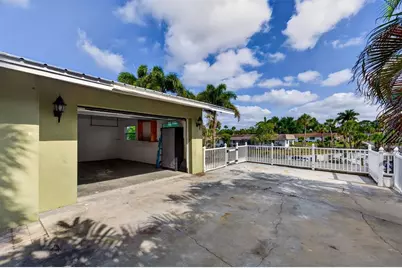 2555 Constitution Boulevard, Sarasota, FL 34231 - Photo 39