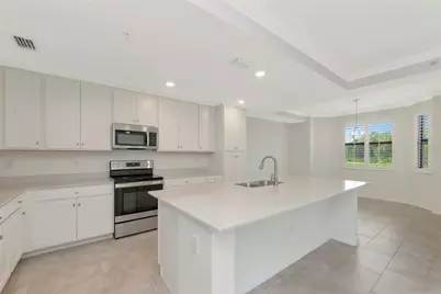18114 Gawthrop Drive #107, Lakewood Ranch, FL 34211 - Photo 5