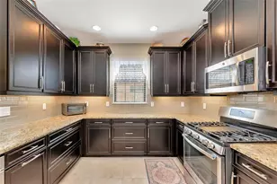10441 Highland Park Pl, Palmetto, FL 34221 - Photo 9