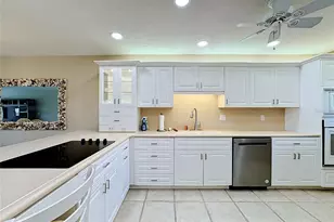 1515 Pelican Point Dr, Sarasota, FL 34231 - Photo 13