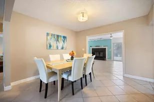 818 Plum Tree Ln, Sarasota, FL 34243 - Photo 7