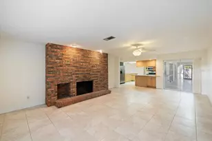 5151 Oakmont Pl, Sarasota, FL 34242 - Photo 15