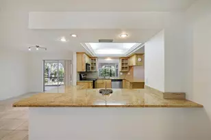 5151 Oakmont Pl, Sarasota, FL 34242 - Photo 9