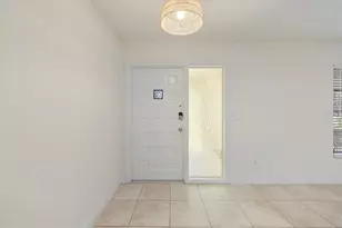 5151 Oakmont Pl, Sarasota, FL 34242 - Photo 5
