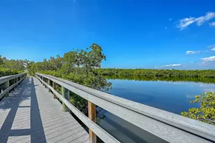 5420 Eagles Point Cir, Sarasota, FL 34231 - Photo 35