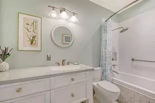 5420 Eagles Point Cir, Sarasota, FL 34231 - Photo 29