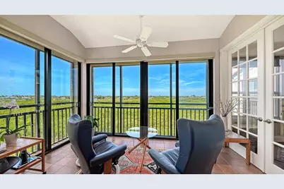 5420 Eagles Point Circle #402, Sarasota, FL 34231 - Photo 9