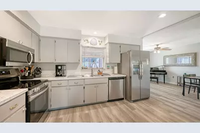 2902 Captiva Gardens Drive #3, Sarasota, FL 34231 - Photo 13