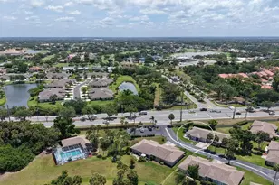2902 Captiva Gardens Dr, Sarasota, FL 34231 - Photo 49