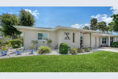 2902 Captiva Gardens Drive #3, Sarasota, FL 34231 - Photo 7