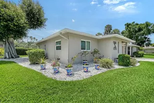2902 Captiva Gardens Dr, Sarasota, FL 34231 - Photo 37