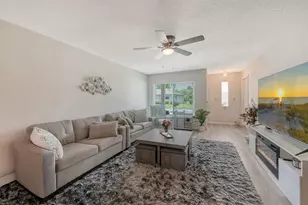 2902 Captiva Gardens Dr, Sarasota, FL 34231 - Photo 11