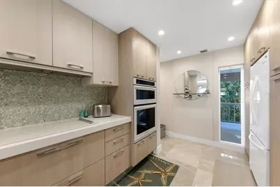 5757 Gulf Of Mexico Drive #305, Longboat Key, FL 34228 - Photo 9