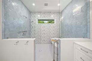 1575 Eastbrook Dr, Sarasota, FL 34231 - Photo 27