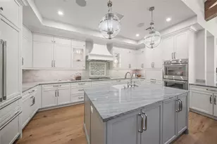 1575 Eastbrook Dr, Sarasota, FL 34231 - Photo 9