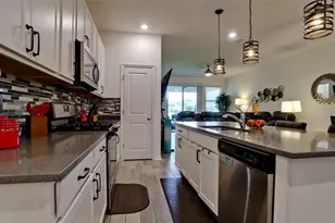 5764 Bungalow Grove Ct, Palmetto, FL 34221 - Photo 7
