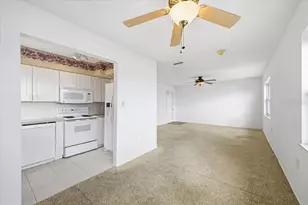 611 Gulf Dr N, Bradenton Beach, FL 34217 - Photo 9