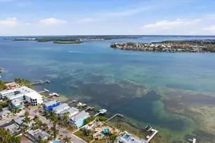 611 Gulf Dr N, Bradenton Beach, FL 34217 - Photo 35