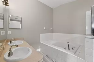 7513 Turtle View Dr, Ruskin, FL 33573 - Photo 39