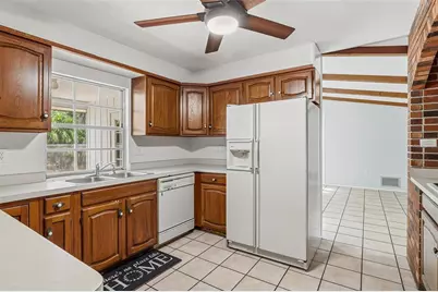 2749 Greendale Drive, Sarasota, FL 34232 - Photo 9