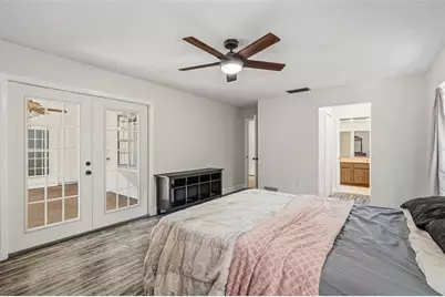 2749 Greendale Drive, Sarasota, FL 34232 - Photo 19