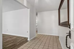 2749 Greendale Dr, Sarasota, FL 34232 - Photo 5