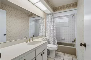 2749 Greendale Dr, Sarasota, FL 34232 - Photo 25