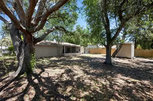 5446 Foxwood Dr, Sarasota, FL 34232 - Photo 21