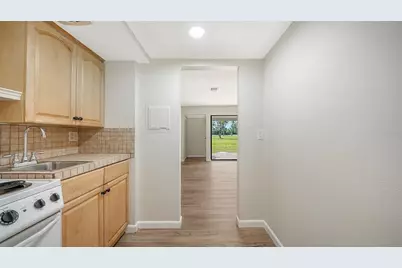 3569 Longmeadow #35, Sarasota, FL 34235 - Photo 9