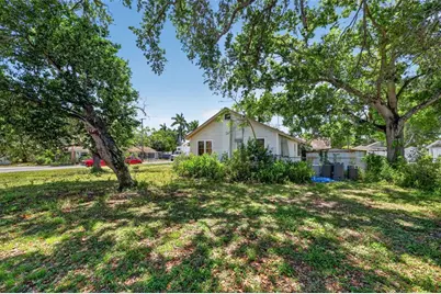 1302 22nd Street W, Bradenton, FL 34205 - Photo 15