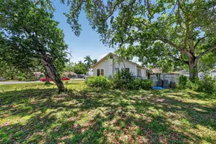 1302 22nd St W, Bradenton, FL 34205 - Photo 15