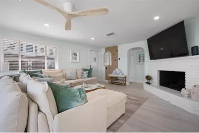 118 9th Street N, Bradenton Beach, FL 34217 - Photo 7